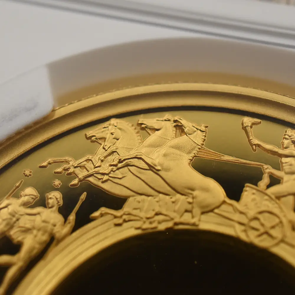 モダンコイン10：6710 イギリス 2024 チャールズ3世 ワーテルロー・メダル - 連合国代表 200ポンド2オンス金貨 ファーストリリース NGC PF70UC 箱付き