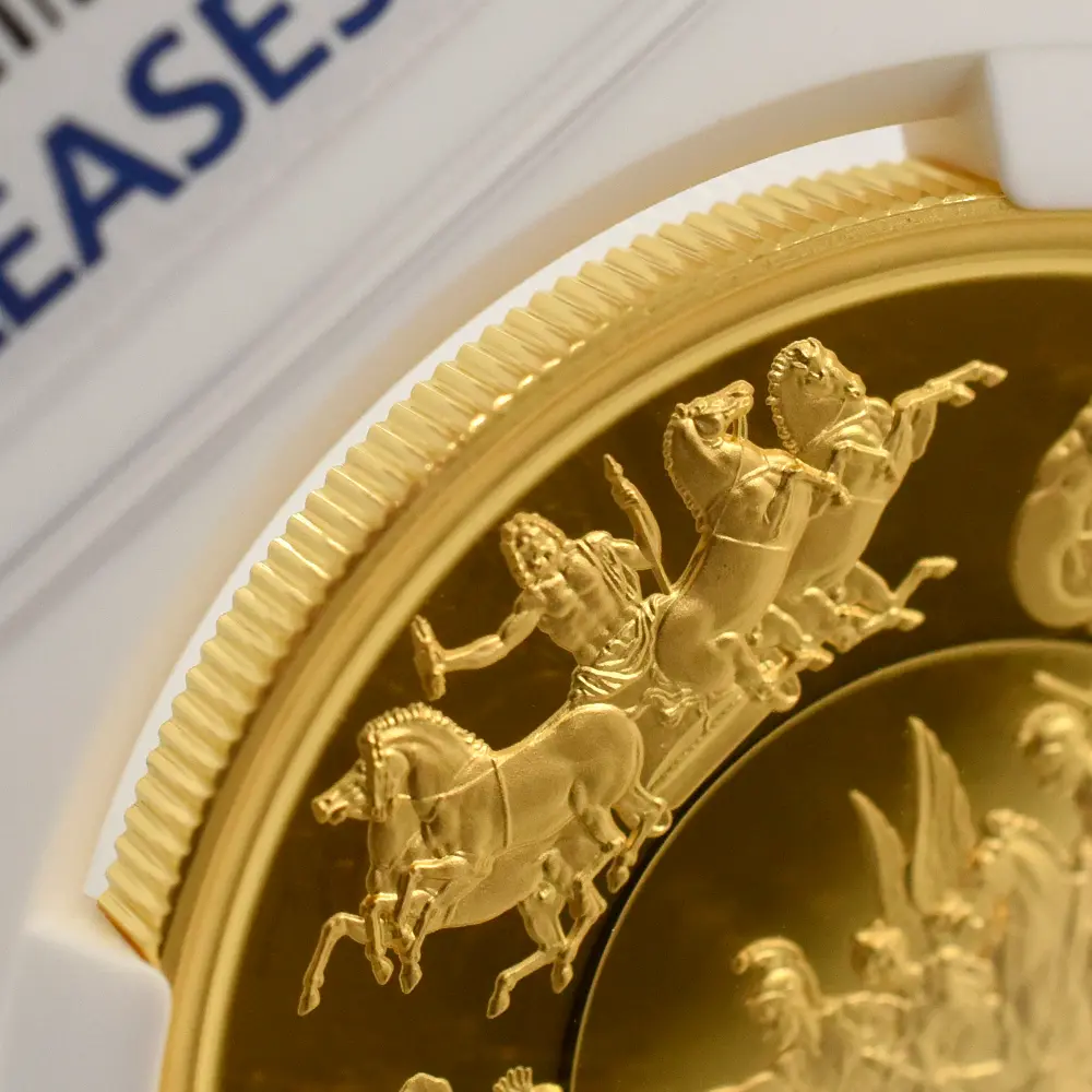 モダンコイン15：6709 イギリス 2025 チャールズ3世 ワーテルロー・メダル - 勝利 200ポンド2オンス金貨 ファーストリリース NGC PF70UC 箱付き