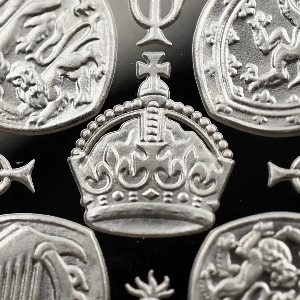 モダンコイン8：2213 イギリス 2022 チャールズ3世 エリザベス2世追悼記念 50ペンスプルーフプラチナ貨 未鑑定 箱付き