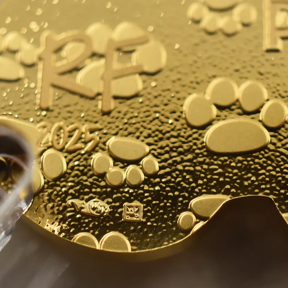 モダンコイン12:6762 フランス 2025 『ピーナッツ』 75周年記念 スヌーピー 200ユーロ 1オンス スヌーピー型プルーフ金貨 未鑑定 箱付き