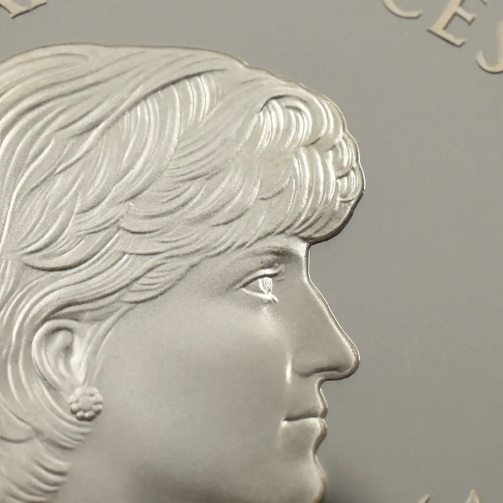 モダンコイン10：6836 イギリス 1999 エリザベス2世 ダイアナ妃追悼記念 5ポンド銀貨 NGC PF69UC 箱付き