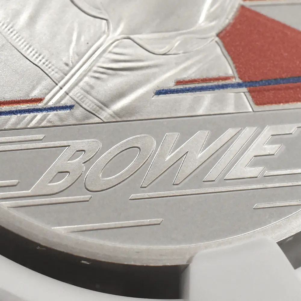 モダンコイン10：6837 イギリス 2020 エリザベス2世 ミュージックレジェンド デヴィッド・ボウイ 2ポンド1オンスカラー銀貨 ファーストリリース NGC PF70UC エリザベス2世ラベル  箱付き