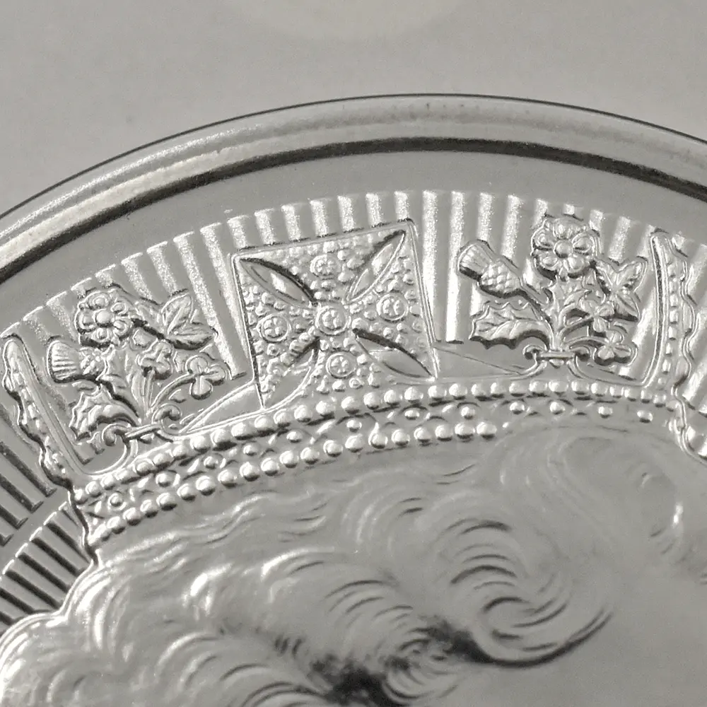 モダンコイン8：6607 イギリス 2026 チャールズ3世 エリザベス2世のコイン肖像シリーズ 第三弾 ミドルエリザベス 5ポンドBU白銅貨 未鑑定 パッケージ付き