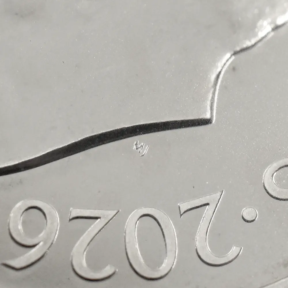 モダンコイン11：6607 イギリス 2026 チャールズ3世 エリザベス2世のコイン肖像シリーズ 第三弾 ミドルエリザベス 5ポンドBU白銅貨 未鑑定 パッケージ付き