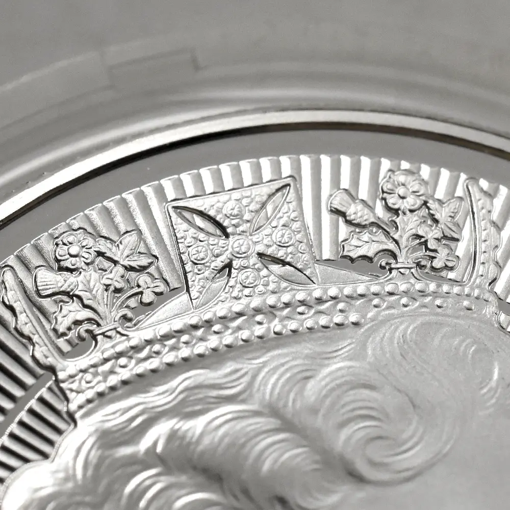 モダンコイン8：6609 イギリス 2026 チャールズ3世 エリザベス2世のコイン肖像シリーズ 第三弾 ミドルエリザベス 5ポンドプルーフピェフォー銀貨 未鑑定 箱付き