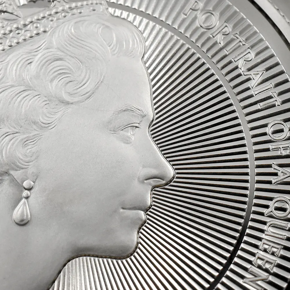 モダンコイン7：6608 イギリス 2026 チャールズ3世 エリザベス2世のコイン肖像シリーズ 第三弾 ミドルエリザベス 5ポンドプルーフ銀貨 未鑑定 箱付き