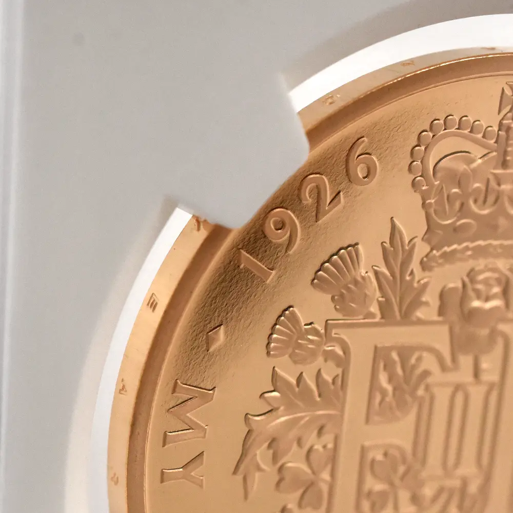 モダンコイン13:6871 イギリス 2021 エリザベス2世 女王生誕95周年記念 5ポンド金貨 ファーストリリース NGC PF69UC