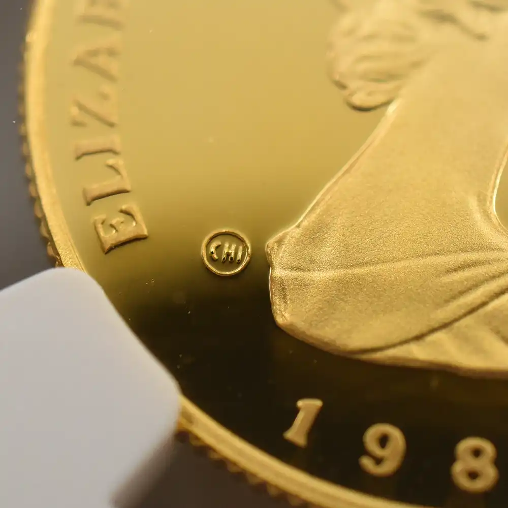 モダンコイン10：6882 タークス・カイコス諸島 1982 エリザベス2世 FIFAワールドカップ 100クラウン金貨 NGC PF69UC