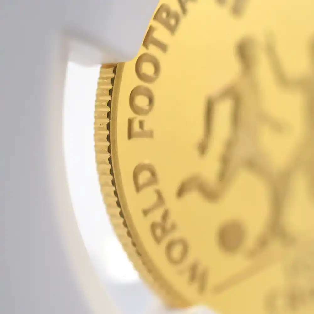 モダンコイン13：6882 タークス・カイコス諸島 1982 エリザベス2世 FIFAワールドカップ 100クラウン金貨 NGC PF69UC