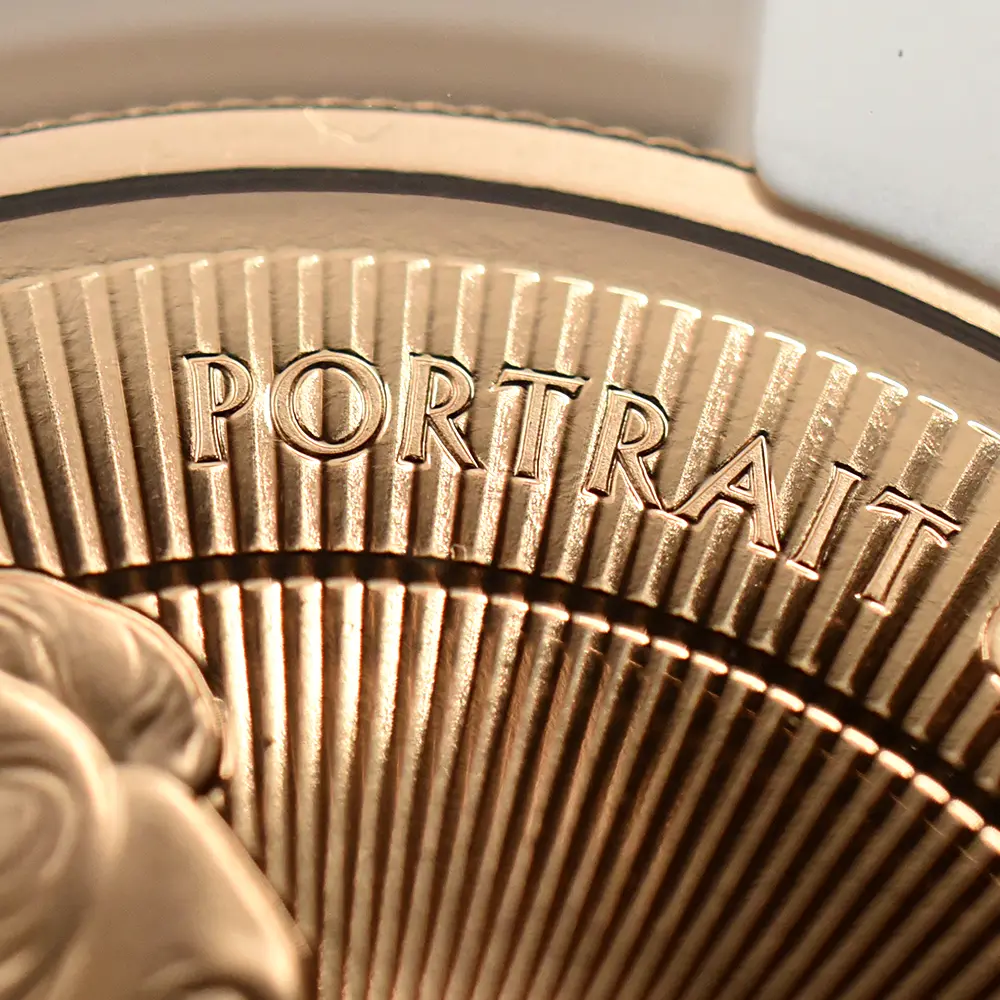 モダンコイン11:6891 イギリス 2026 チャールズ3世 エリザベス2世のコイン肖像シリーズ 第二弾 ヤングエリザベス 5ポンド金貨 ファーストリリース NGC PF70UC 箱付き