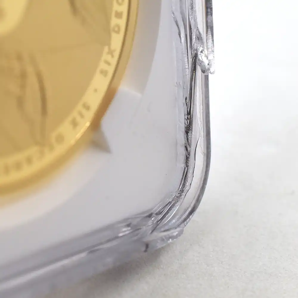 モダンコイン19：6026 【スラブケースに破損あり】2024 チャールズ3世 「007の60年」ボンド映画記念シリーズ コンプリーター 200ポンド 2オンス金貨 NGC PF69UC 箱付き