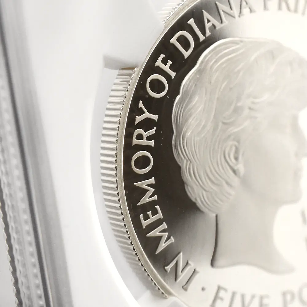 モダンコイン13：6917 イギリス 1999 エリザベス2世 ダイアナ妃追悼記念 5ポンド銀貨 NGC PF69UC