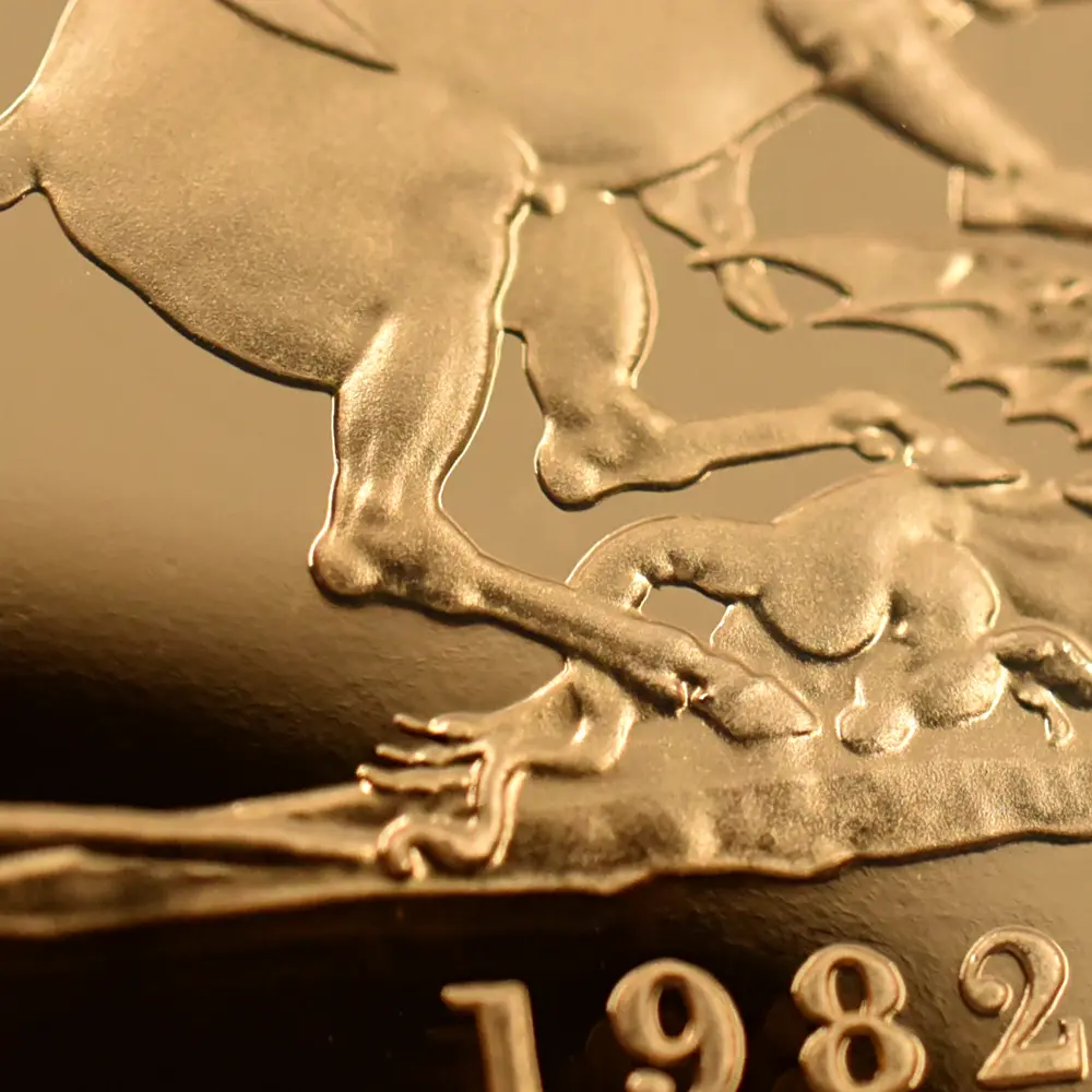 モダンコイン8:6950 イギリス 1982 エリザベス2世 ヤングエリザベス 聖ジョージ竜退治 5ソブリン 金貨 NGC PF70UC