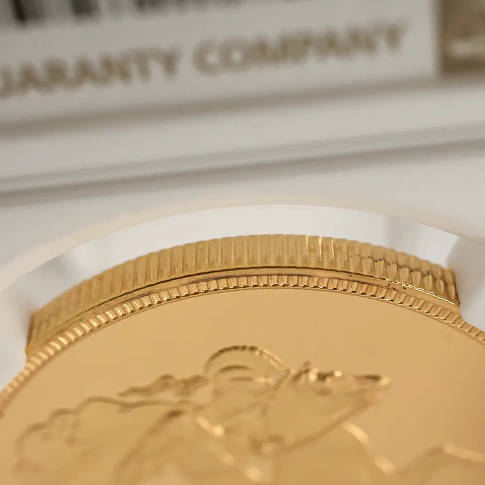 モダンコイン14:6950 イギリス 1982 エリザベス2世 ヤングエリザベス 聖ジョージ竜退治 5ソブリン 金貨 NGC PF70UC