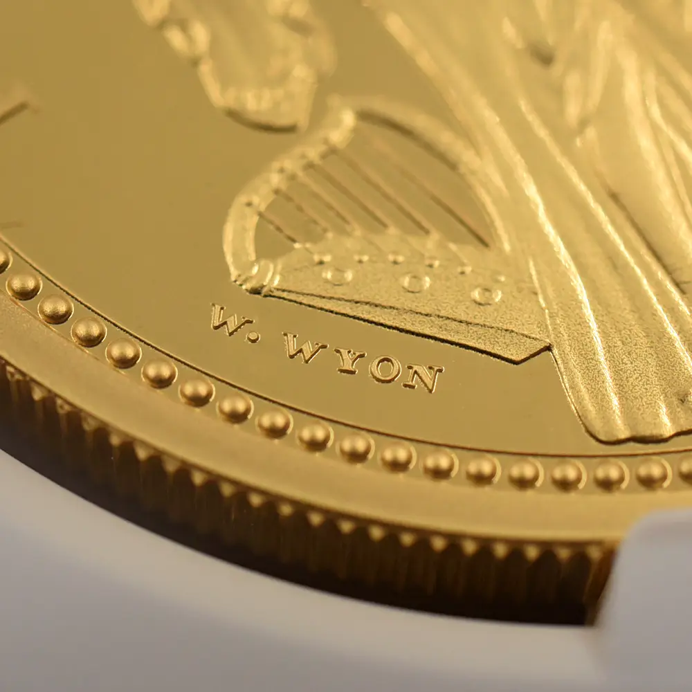 モダンコイン11：6951 イギリス 2020 エリザベス2世 スリーグレーセス 200ポンド2オンス金貨 ファーストリリース NGC PF70UC 箱付き