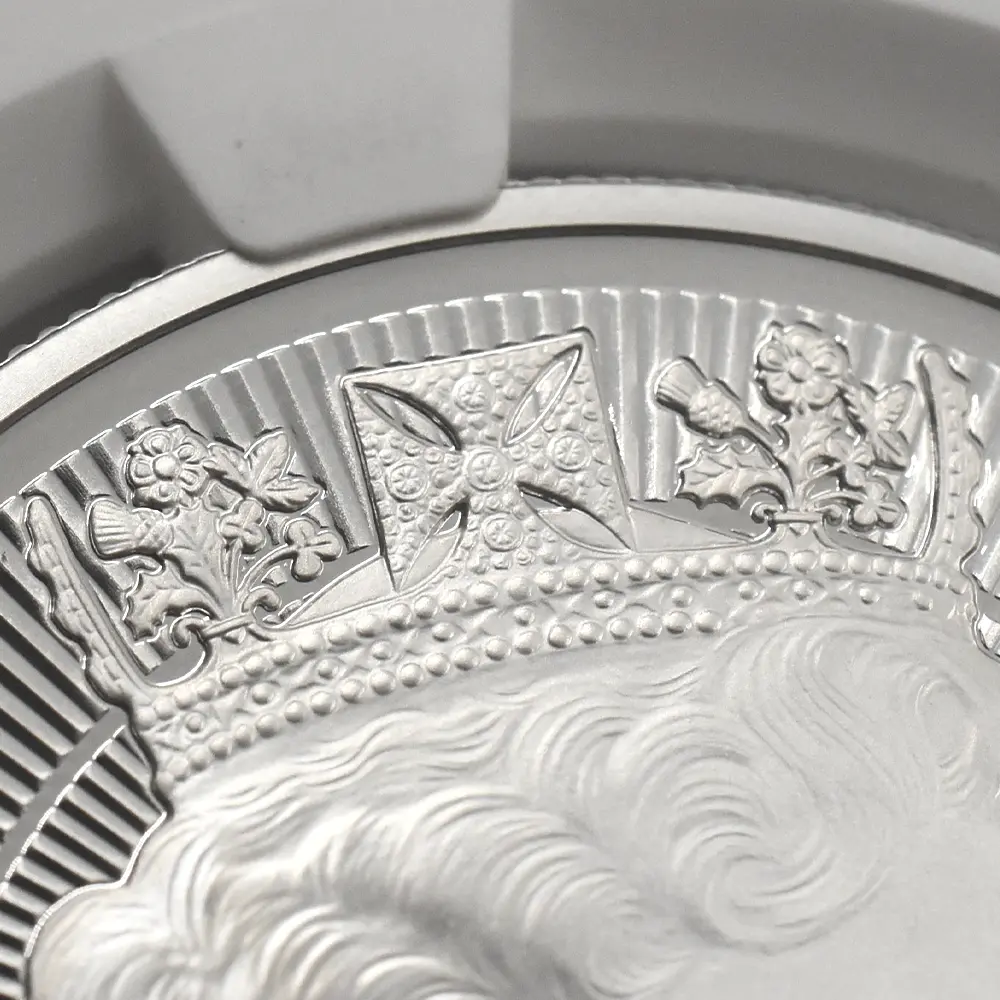 モダンコイン11：6969 イギリス 2026 チャールズ3世 エリザベス2世のコイン肖像シリーズ 第三弾 ミドルエリザベス 5ポンドプルーフ銀貨 発行即日鑑定品 NGC PF70UC 箱付き