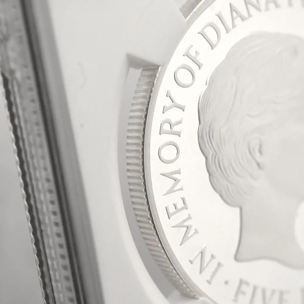 モダンコイン16：7024 イギリス 1999 エリザベス2世 ダイアナ妃追悼記念 5ポンド銀貨 NGC PF69UC 箱付き