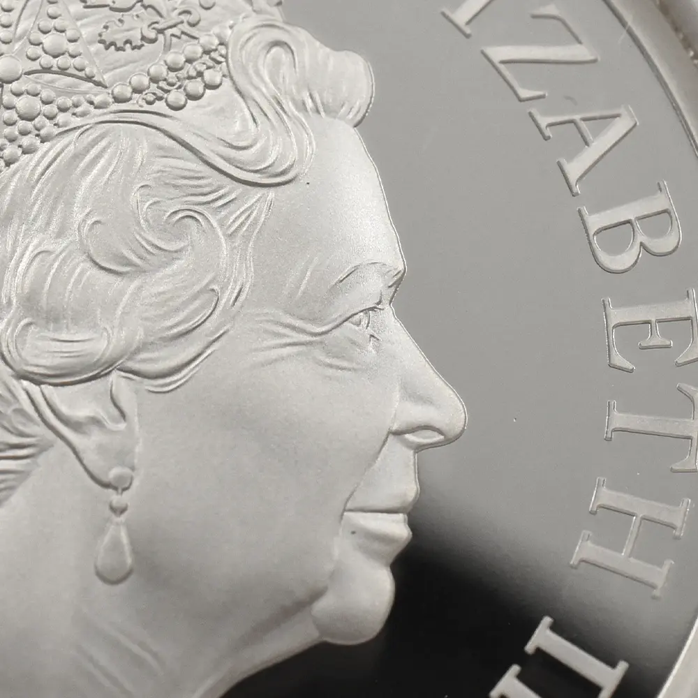 モダンコイン12:7025 イギリス 2020 エリザベス2世 スリーグレーセス 5ポンド2オンス銀貨 NGC PF70UC 箱付き