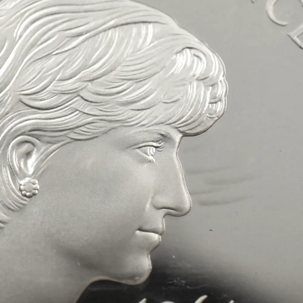 モダンコイン10：7043 イギリス 1999 エリザベス2世 ダイアナ妃追悼記念 5ポンド銀貨 NGC PF69UC 箱付き