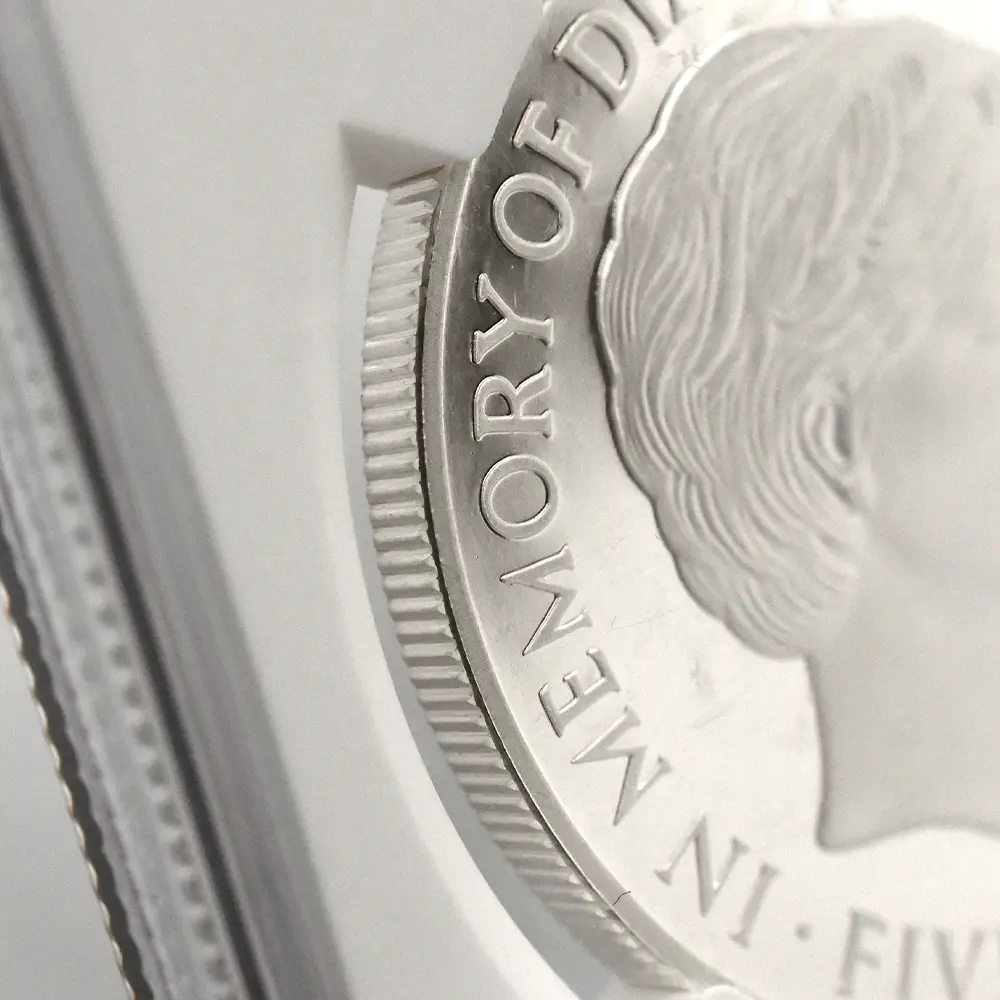 モダンコイン15：7043 イギリス 1999 エリザベス2世 ダイアナ妃追悼記念 5ポンド銀貨 NGC PF69UC 箱付き