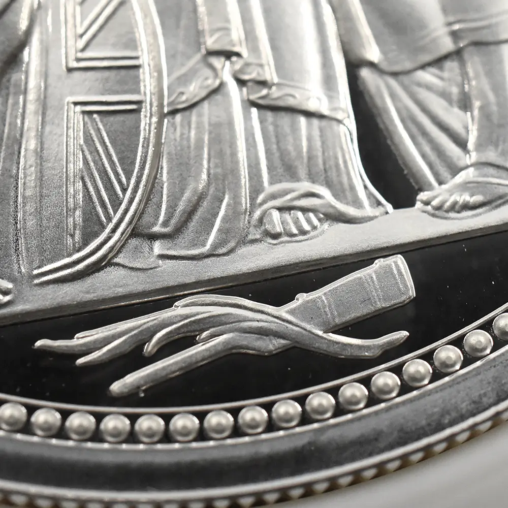 モダンコイン9：7056 イギリス 2020 エリザベス2世 スリーグレーセス 5ポンド2オンス銀貨 NGC PF70UC