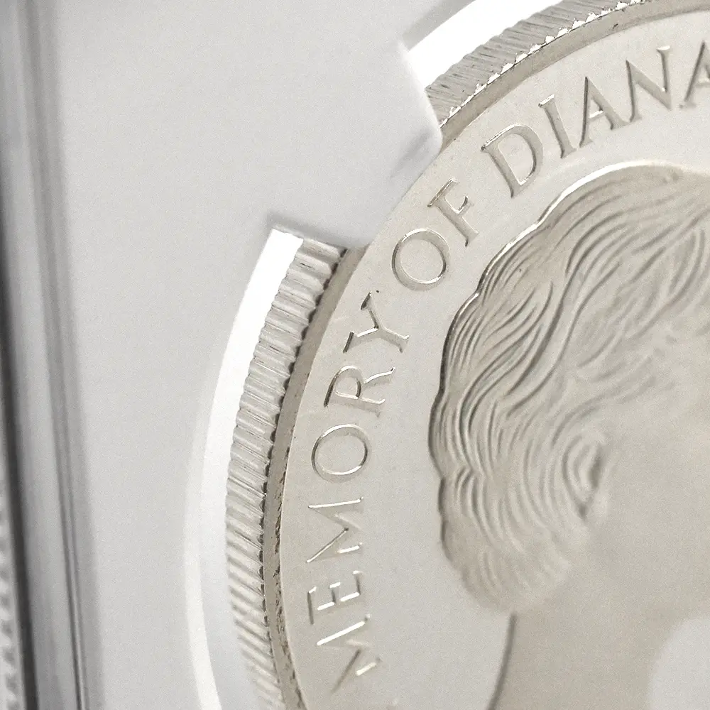 モダンコイン16：7045 イギリス 1999 エリザベス2世 ダイアナ妃追悼記念 5ポンド銀貨 NGC PF69UC 箱付き