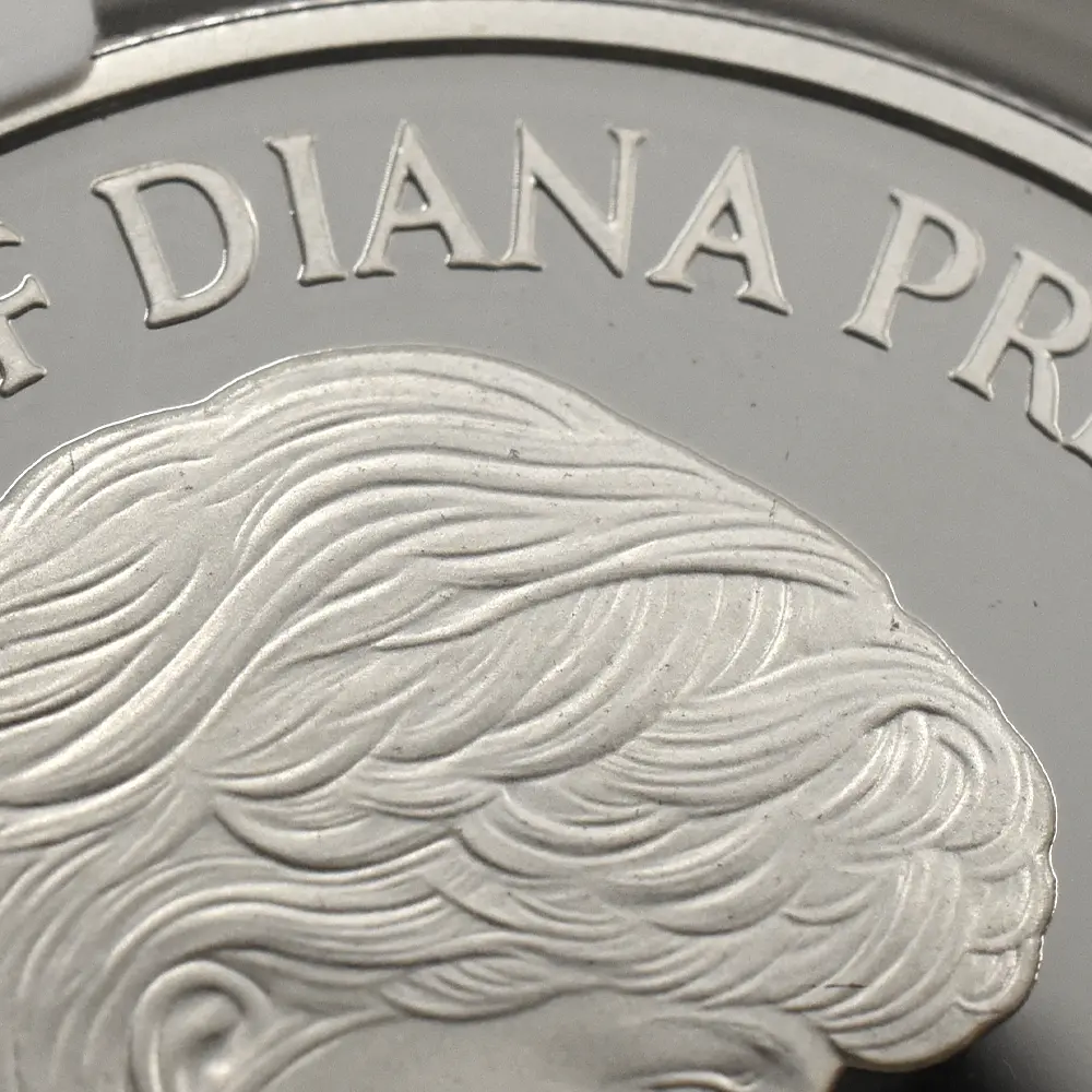 モダンコイン10：7046 イギリス 1999 エリザベス2世 ダイアナ妃追悼記念 5ポンド銀貨 NGC PF69UC 箱付き