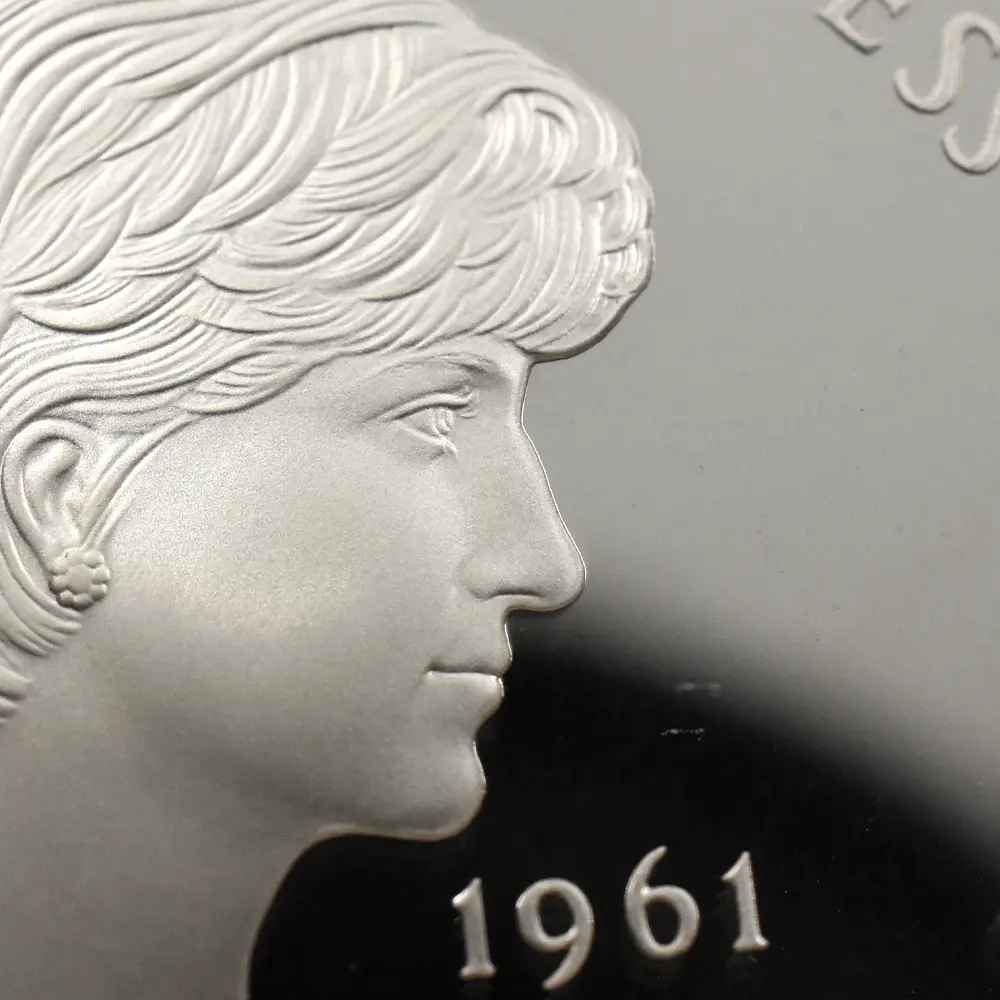 モダンコイン10：7047 イギリス 1999 エリザベス2世 ダイアナ妃追悼記念 5ポンド銀貨 NGC PF69UC 箱付き