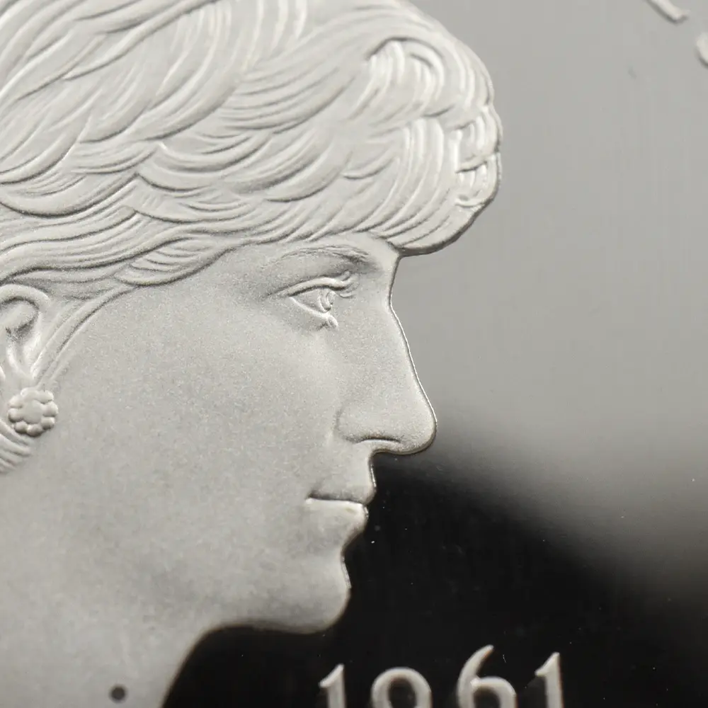 モダンコイン10：7049 イギリス 1999 エリザベス2世 ダイアナ妃追悼記念 5ポンド銀貨 NGC PF69UC 箱付き