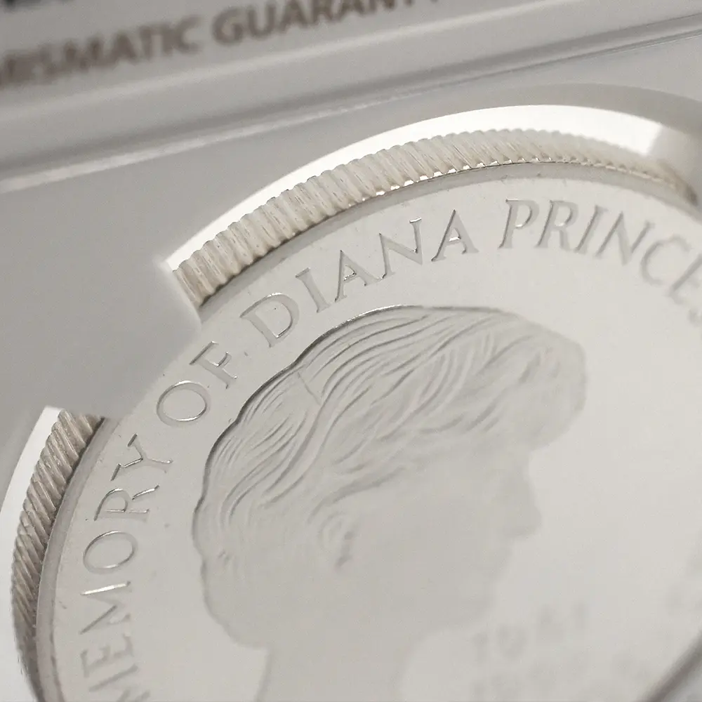 モダンコイン13：7052 イギリス 1999 エリザベス2世 ダイアナ妃追悼記念 5ポンド銀貨 NGC PF69UC