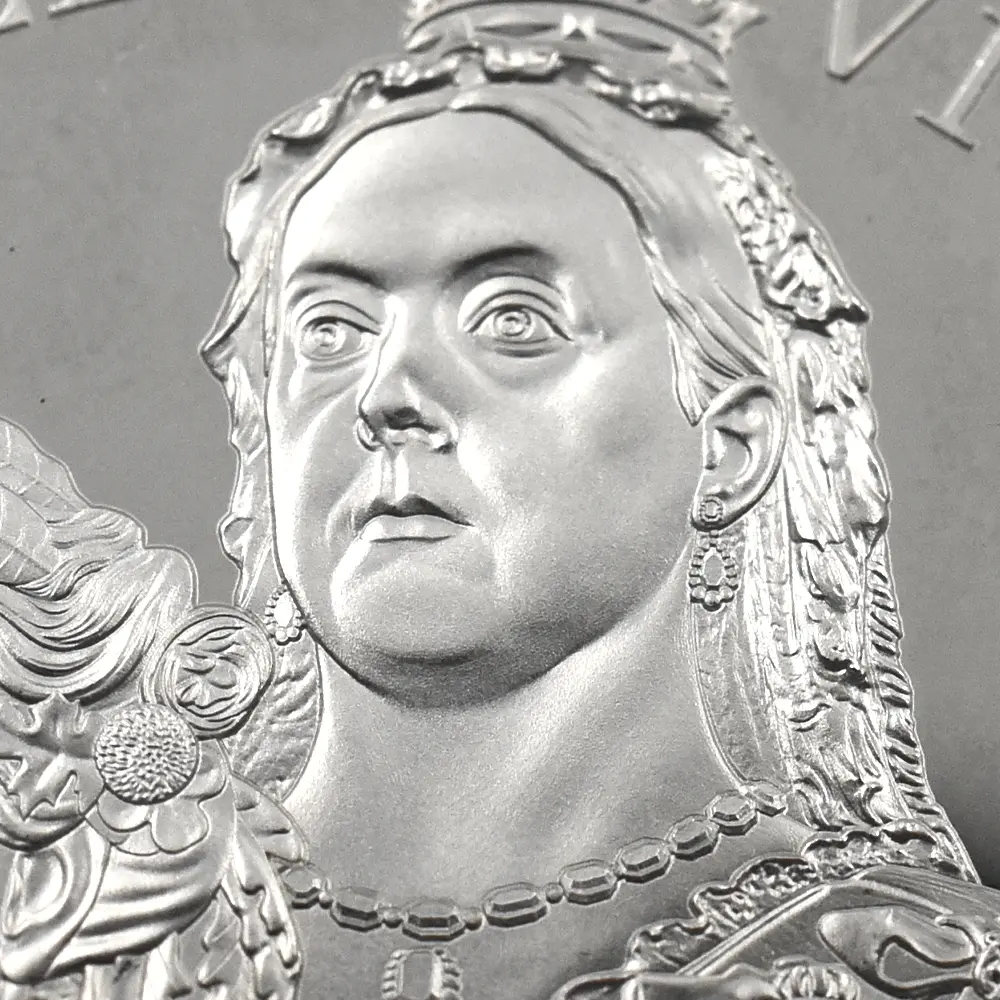 モダンコイン9:7092 2026 チャールズ3世 ヴィクトリア女王没後125周年記念 女王の生涯 5ポンドピエフォー銀貨 ファーストリリース NGC PF69UC チャールズ3世ラベル 箱付き