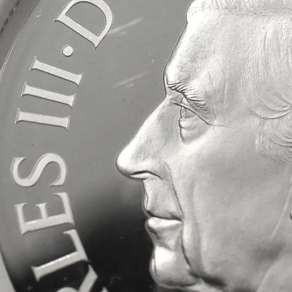 モダンコイン13:7092 2026 チャールズ3世 ヴィクトリア女王没後125周年記念 女王の生涯 5ポンドピエフォー銀貨 ファーストリリース NGC PF69UC チャールズ3世ラベル 箱付き