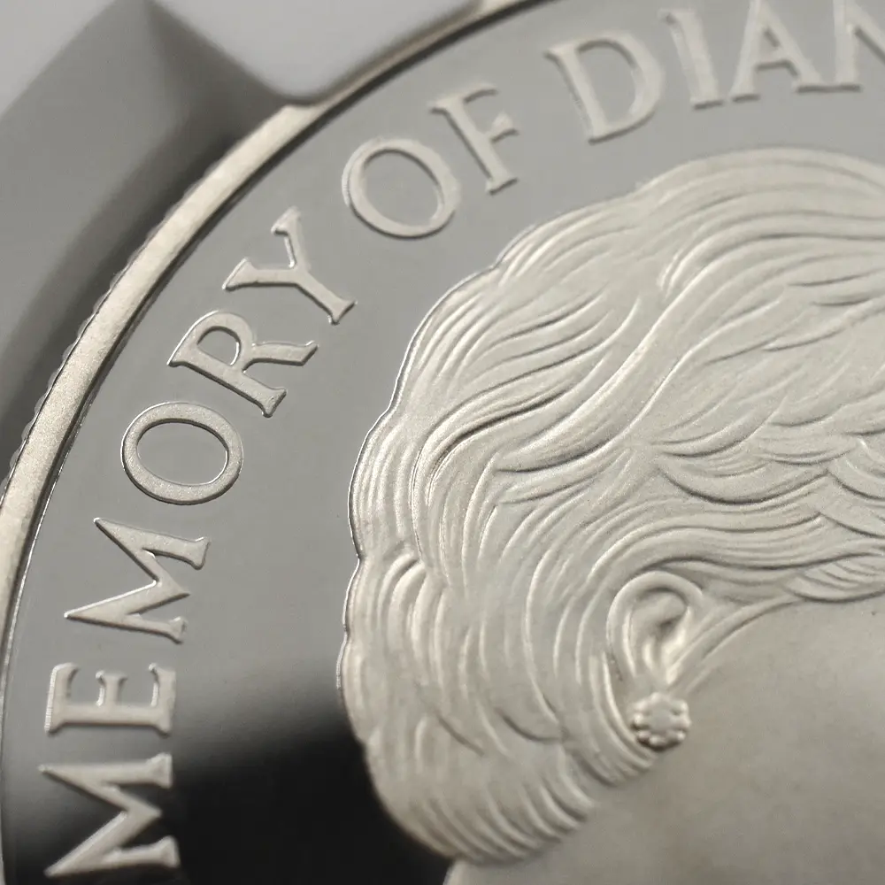 モダンコイン10：7096 1999 エリザベス2世 ダイアナ妃追悼記念 5ポンド銀貨 NGC PF69UC 箱付き（外箱なし）