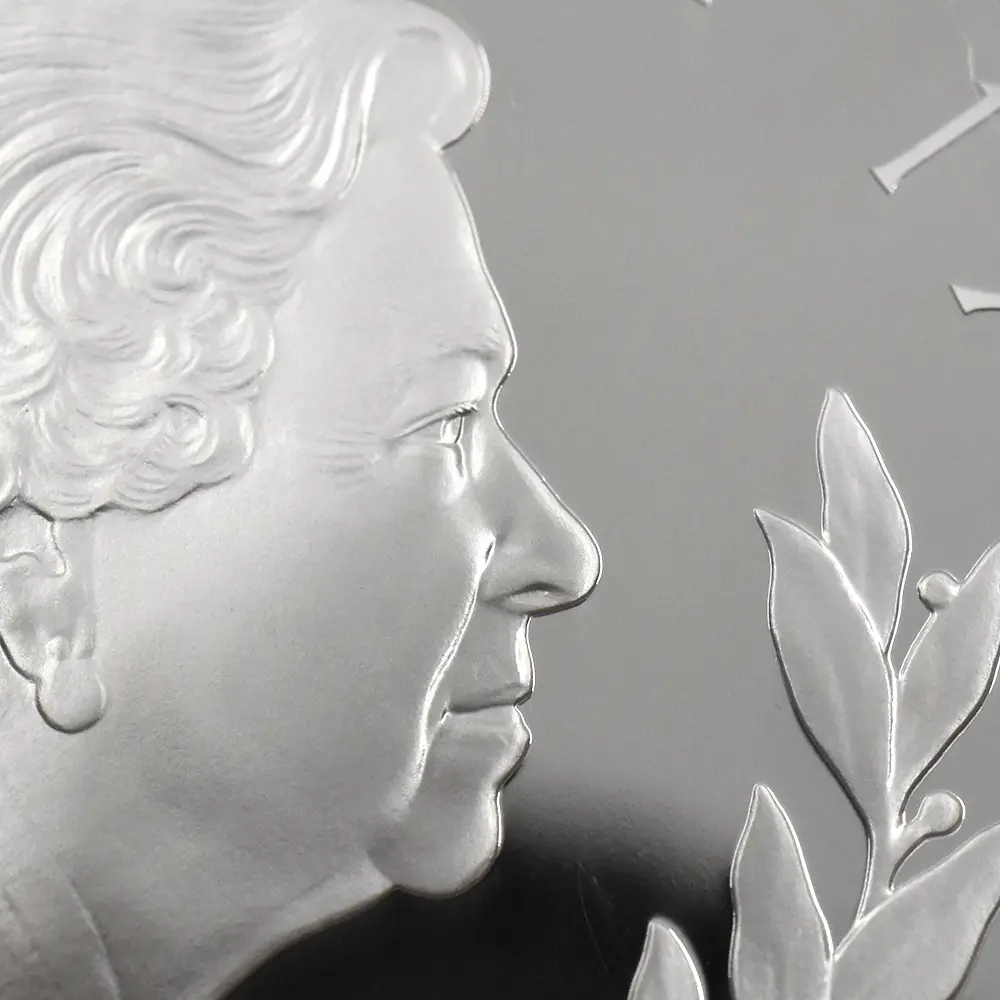 モダンコイン9:7093 イギリス 2022 チャールズ3世 エリザベス2世追悼記念 10ポンド5オンス銀貨 発行即日鑑定品 NGC PF70UC 箱付き