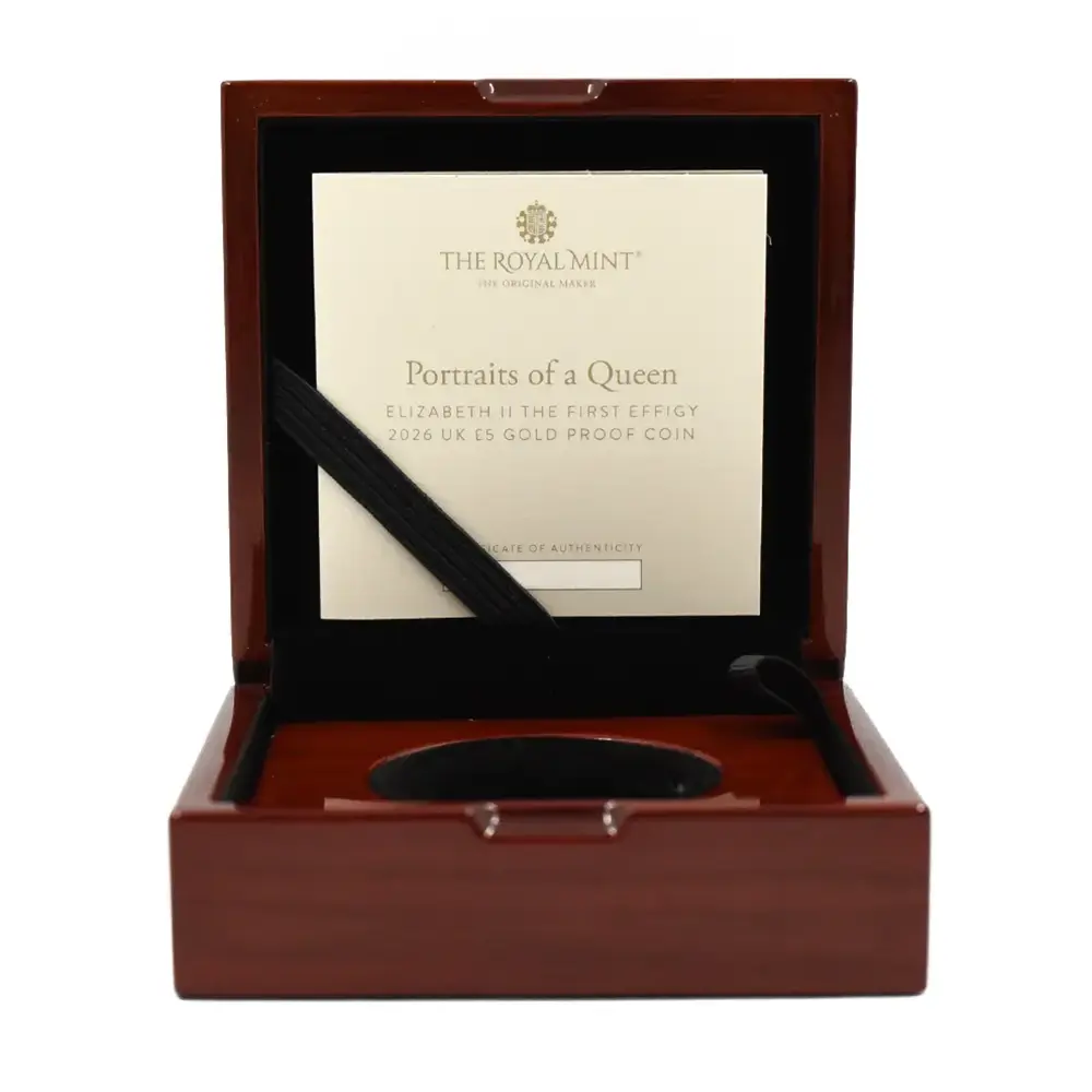 モダンコイン8:7113 イギリス 2026 チャールズ3世 エリザベス2世のコイン肖像シリーズ 第一弾 ヤングヤングエリザベス 5ポンド金貨 ファーストリリース NGC PF70UC 箱付き