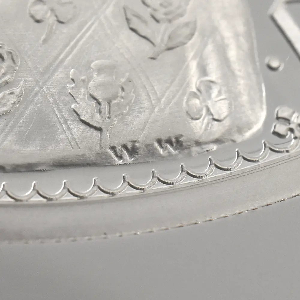 モダンコイン11：7129 イギリス 2021 エリザベス2世 ゴチッククラウン・ポートレート 500ポンド1キロ銀貨 NGC PF68UC 箱付き