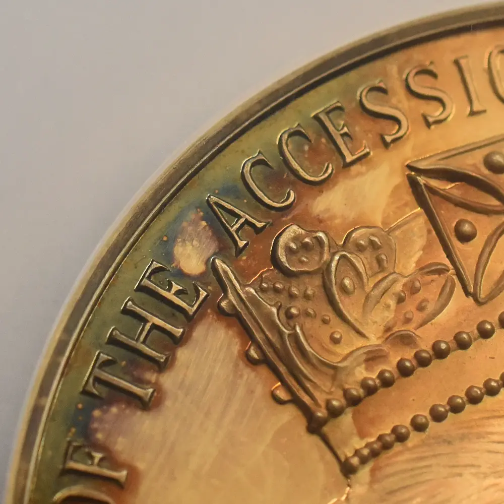 メダル8：7139 イギリス 1977 エリザベス2世 即位25周年記念シルバージュビリー 金メッキ銀メダル NGC MS63