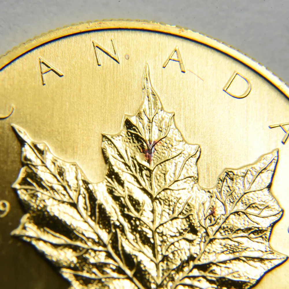 地金型5：4421 カナダ 1999 エリザベス2世 メイプルリーフ 50ドル 1オンス 地金型金貨 【1枚】 (コインケース付き)