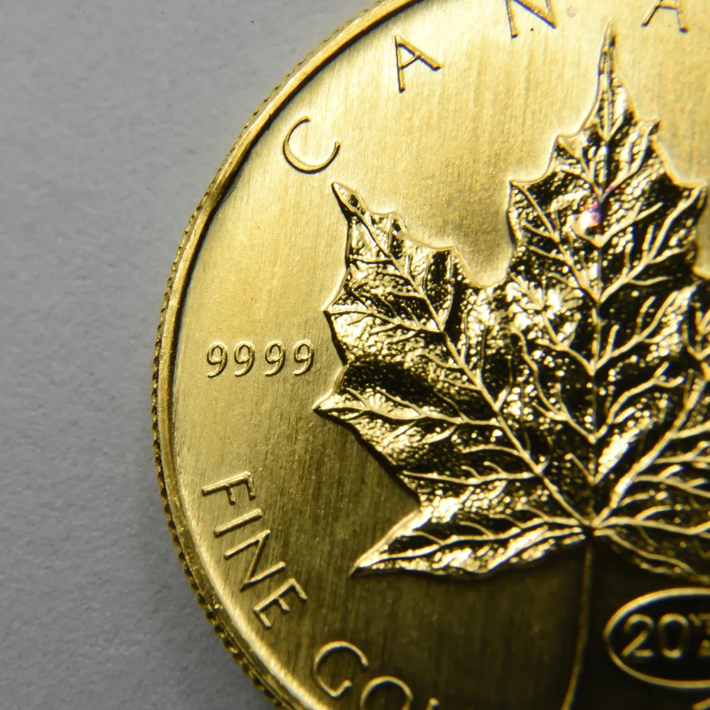 地金型6：4421 カナダ 1999 エリザベス2世 メイプルリーフ 50ドル 1オンス 地金型金貨 【1枚】 (コインケース付き)