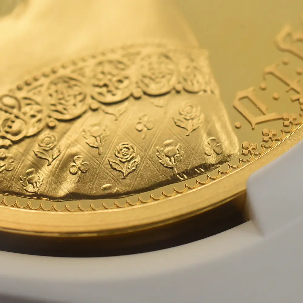 モダンコイン12：6017 2021 エリザベス2世 ゴチッククラウン・ポートレート 200ポンド2オンス金貨 プレーンエッジ ファーストリリース ロイヤルミント発行 NGC PF70UC 箱付き