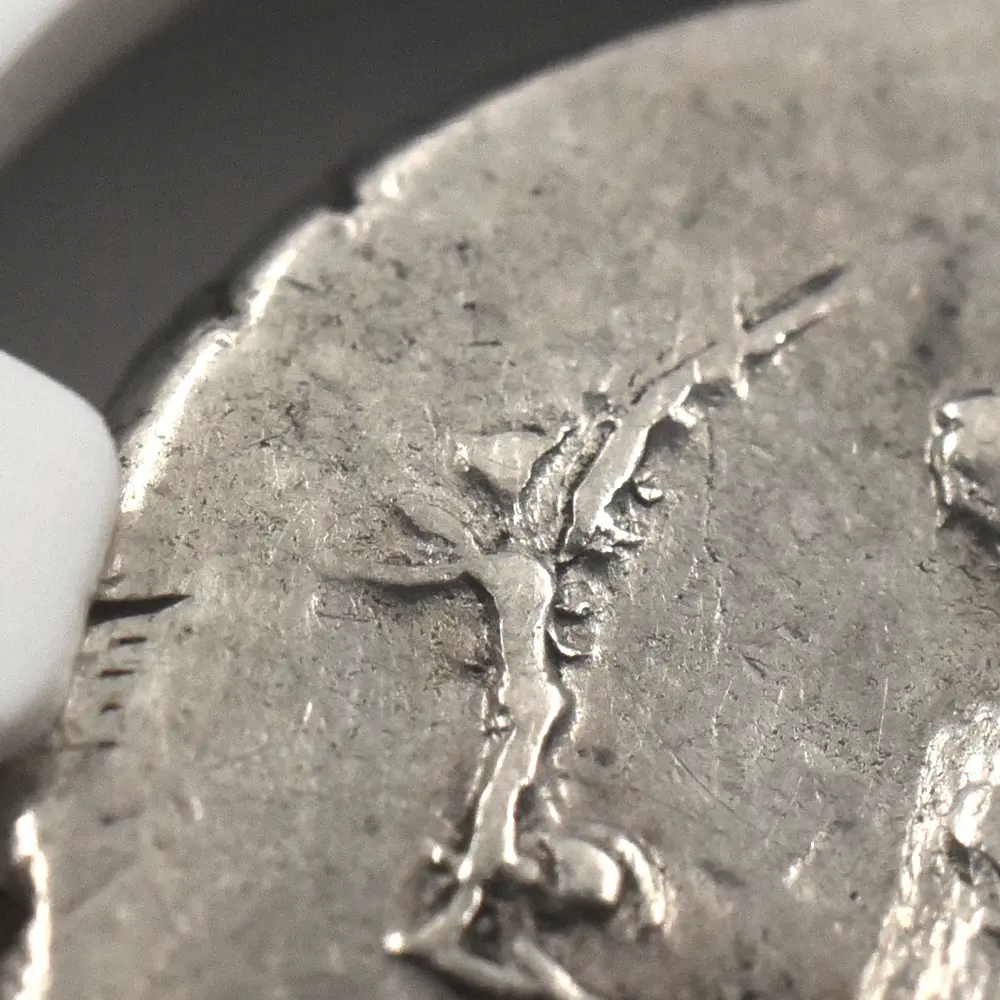 古代コイン10：6138 古代ローマ帝国 紀元前44年 カエサル デナリウス銀貨 NGC Ch VF Strike: 4/5 Surface: 2/5