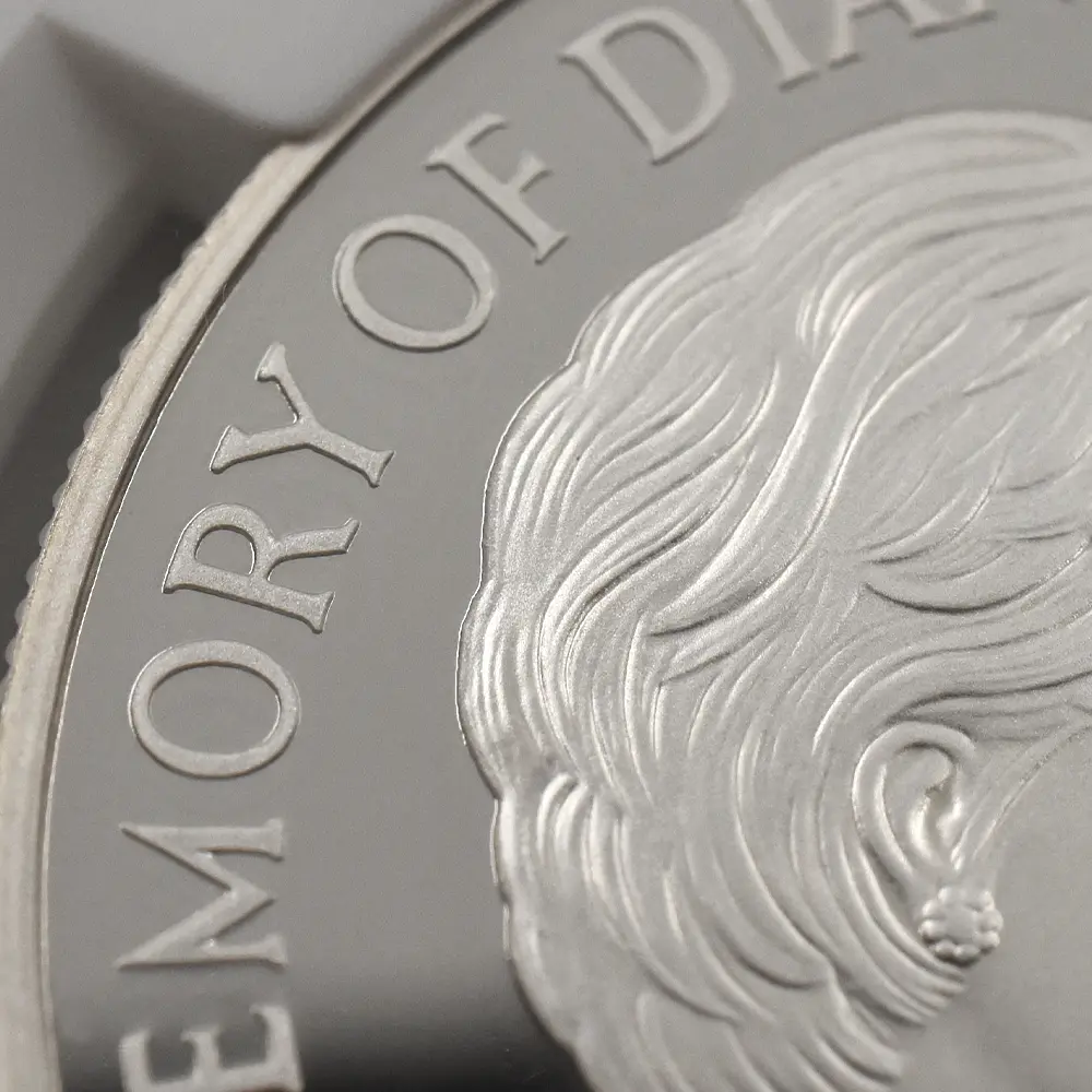 モダンコイン12:6182 1999 エリザベス2世 ダイアナ妃追悼記念 5ポンド銀貨 NGC PF69UC 箱付き