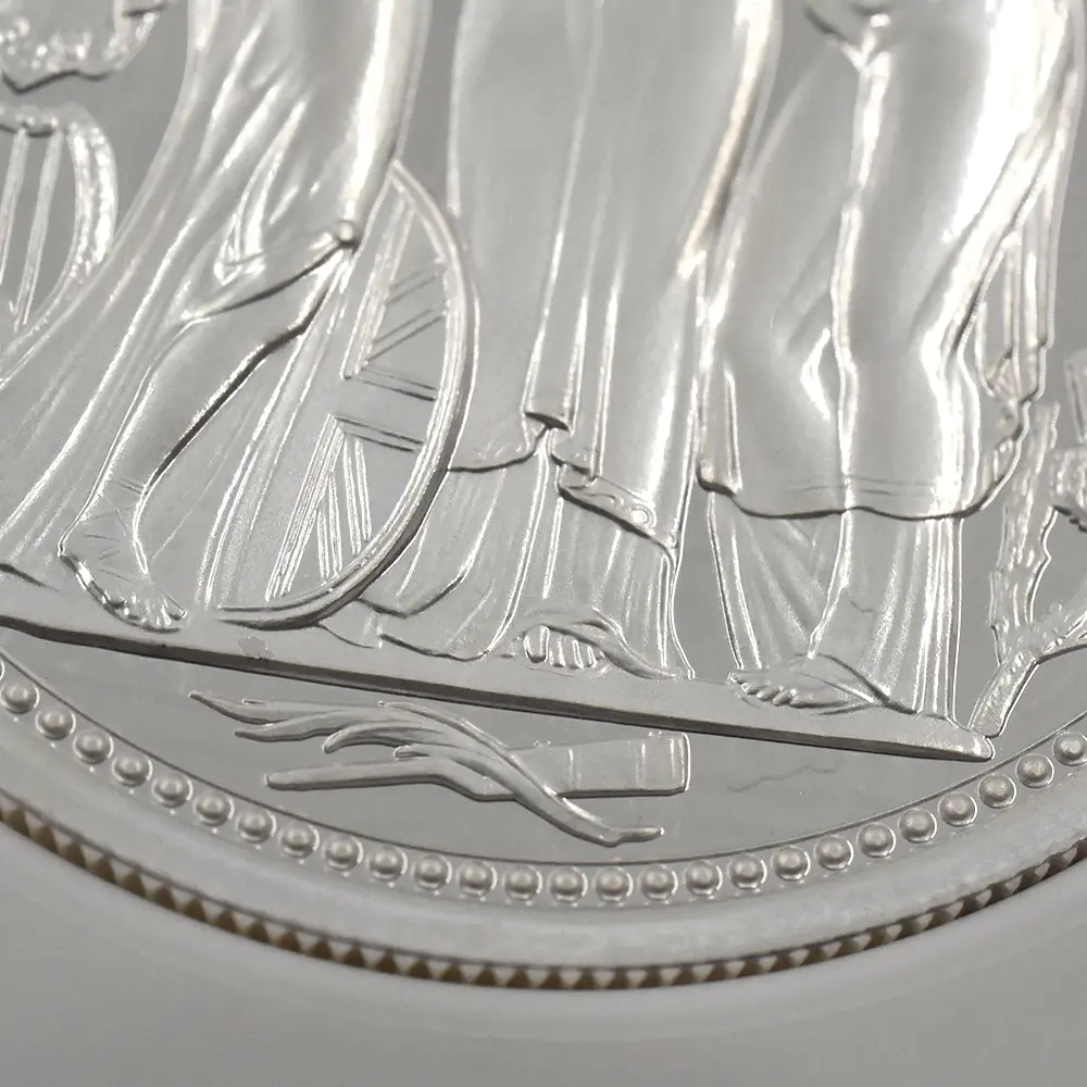 モダンコイン10:6208 2020 エリザベス2世 スリーグレーセス 5ポンド2オンス銀貨 ファーストリリース NGC PF70UC 箱付き