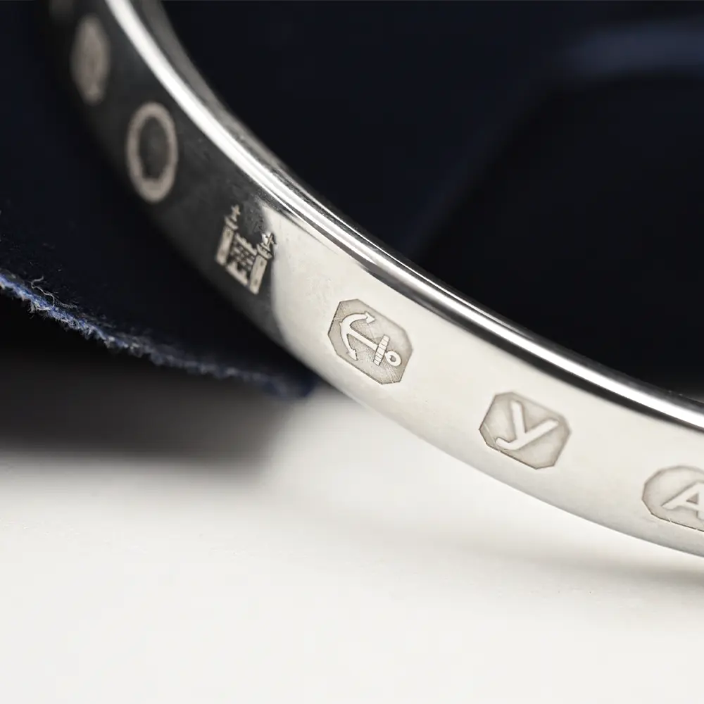 ジュエリー10：4949 【ブレスレット】886 THE ROYAL MINT コロネーション カフ スターリングシルバー Lサイズ 箱付き