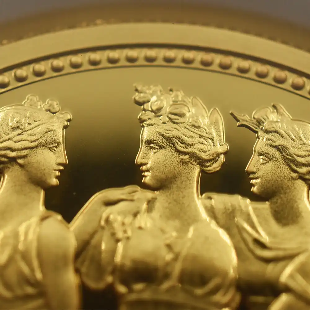 モダンコイン10：1714 2020 エリザベス2世 スリーグレーセス 200ポンド2オンス金貨 ファーストリリース NGC PF70UC 箱付き