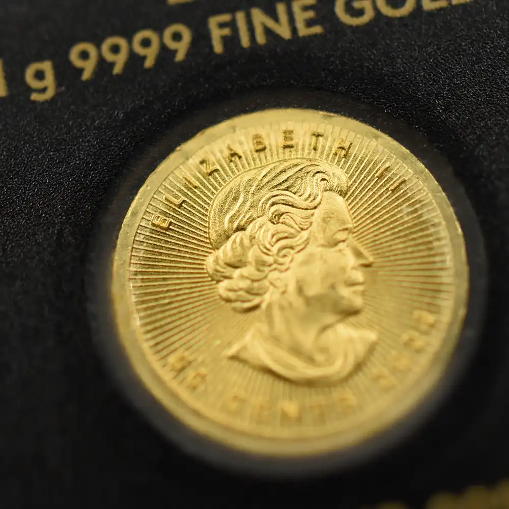 地金型s8：1835 カナダ 2022 エリザベス2世 メイプルリーフ 50セント1グラム地金型金貨