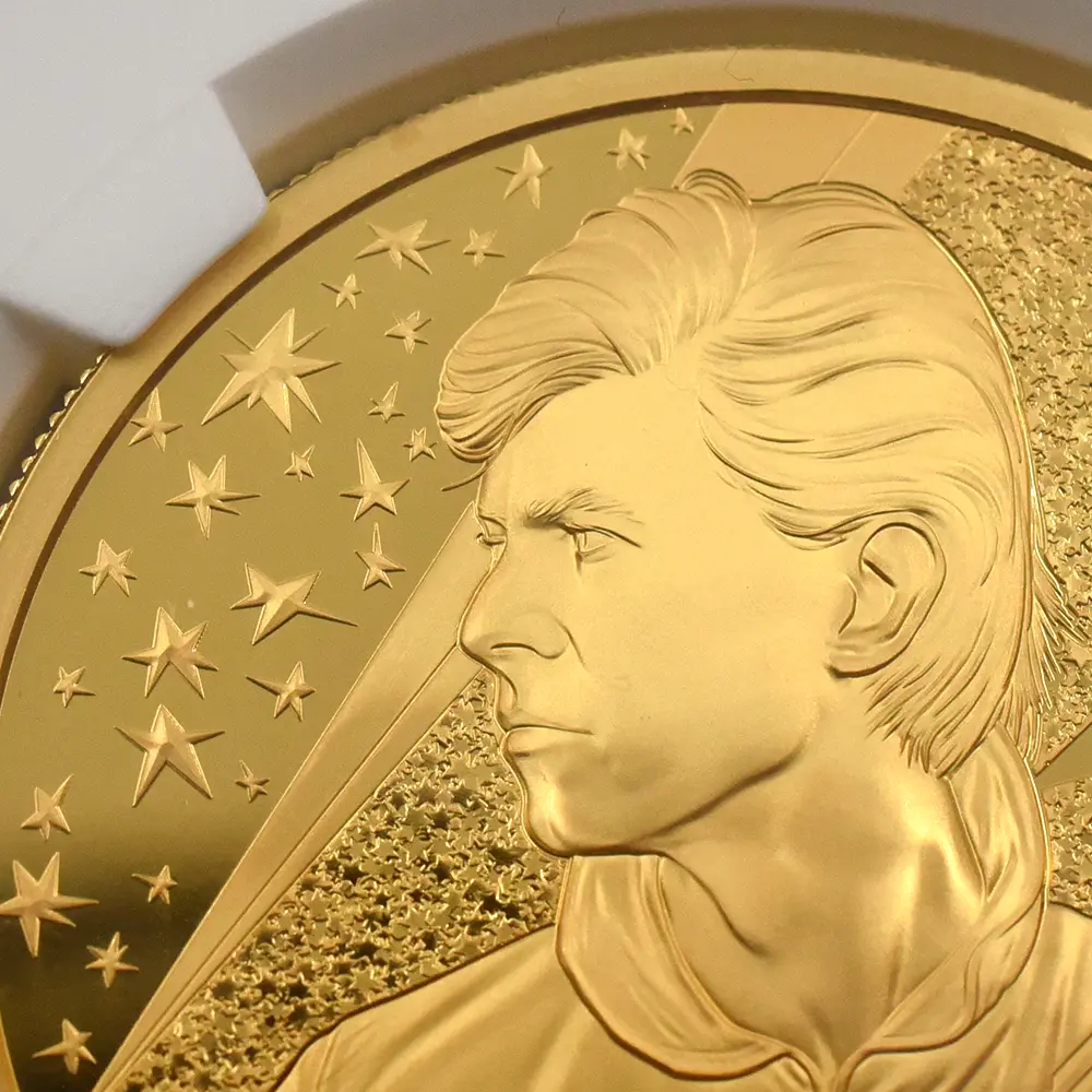 モダンコイン10：6454 2020 エリザベス2世 ミュージックレジェンド第3弾 デヴィッド・ボウイ 200ポンド2オンス金貨 ファーストリリース NGC PF70UC 箱付き