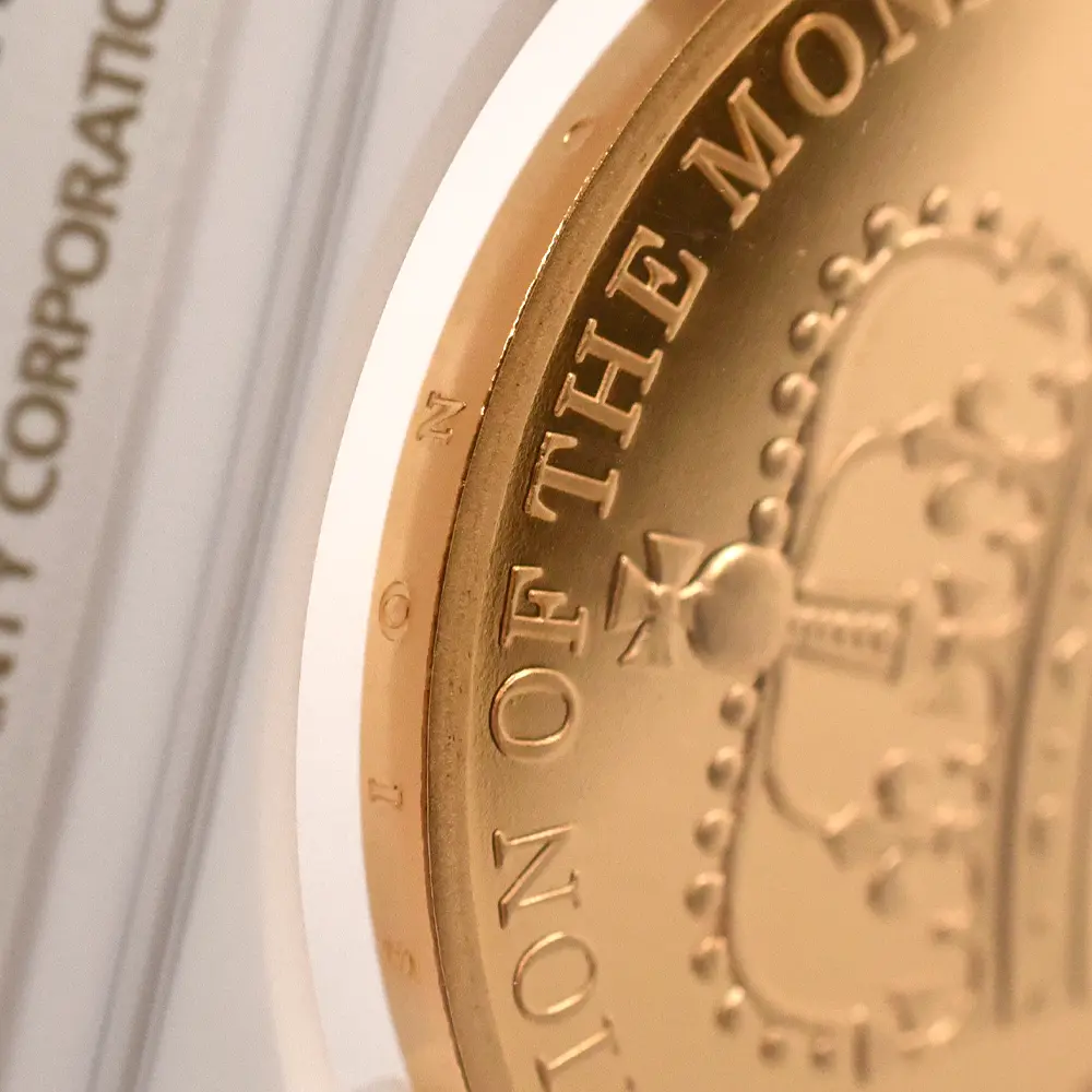 モダンコイン13:6539 2010 エリザベス2世 王政復古350周年記念 5ポンド金貨 NGC PF70UC