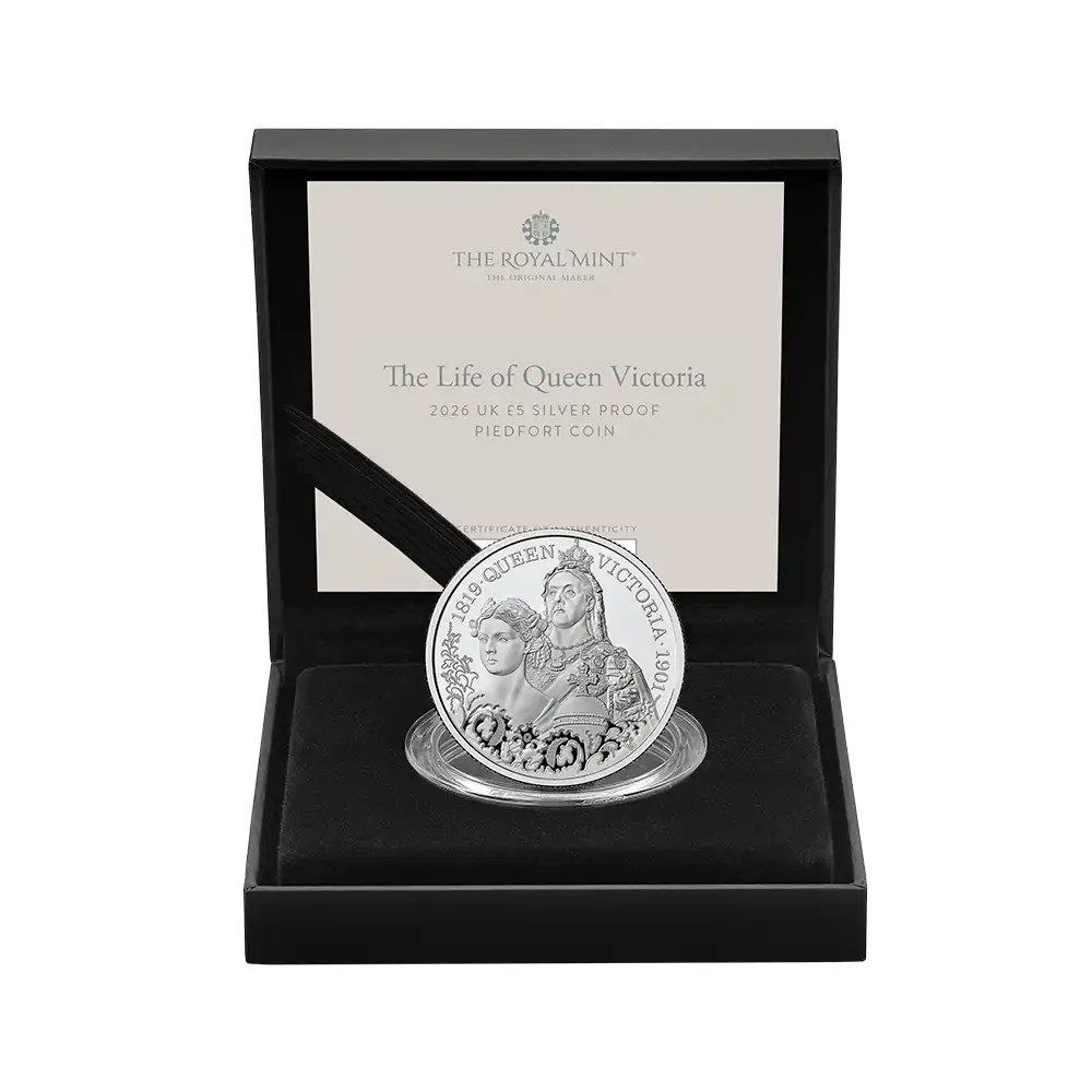 モダンコイン5：6523 2026 チャールズ3世 ヴィクトリア女王没後125周年記念 女王の生涯 5ポンドプルーフピェフォー銀貨 未鑑定 箱付き【ご予約承り品】