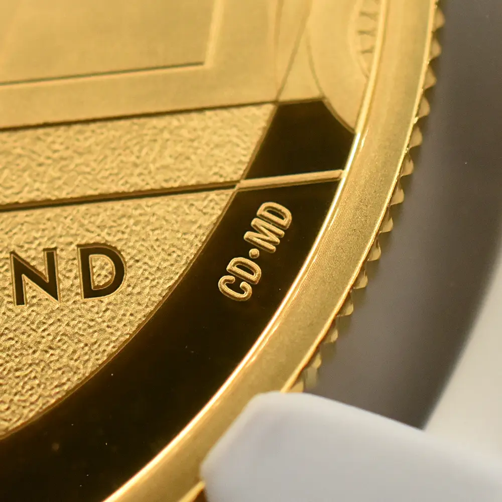 モダンコイン12：6546 2020 エリザベス2世 007 ジェームズ・ボンド 第1貨 100ポンド1オンス金貨 NGC PF70UC 箱付き